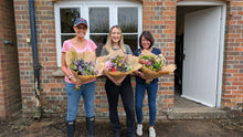 Load image into Gallery viewer, Hand-tied Bouquet Workshop