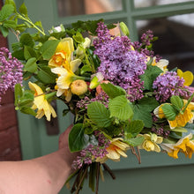 Load image into Gallery viewer, Seasonal Hand-tied Bouquet