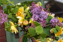 Load image into Gallery viewer, Seasonal Hand-tied Bouquet